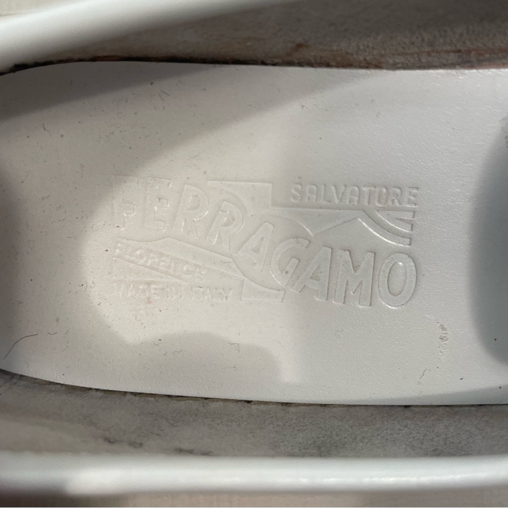 Salvatore Ferragammo White Leather Loafer Style Flats, Sz 7-1/2 N - Picture 9 of 11